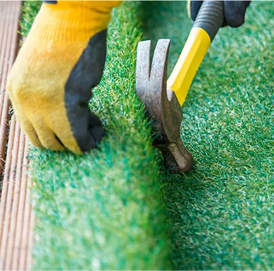 Pasto sintético para uso residencial y deportivo