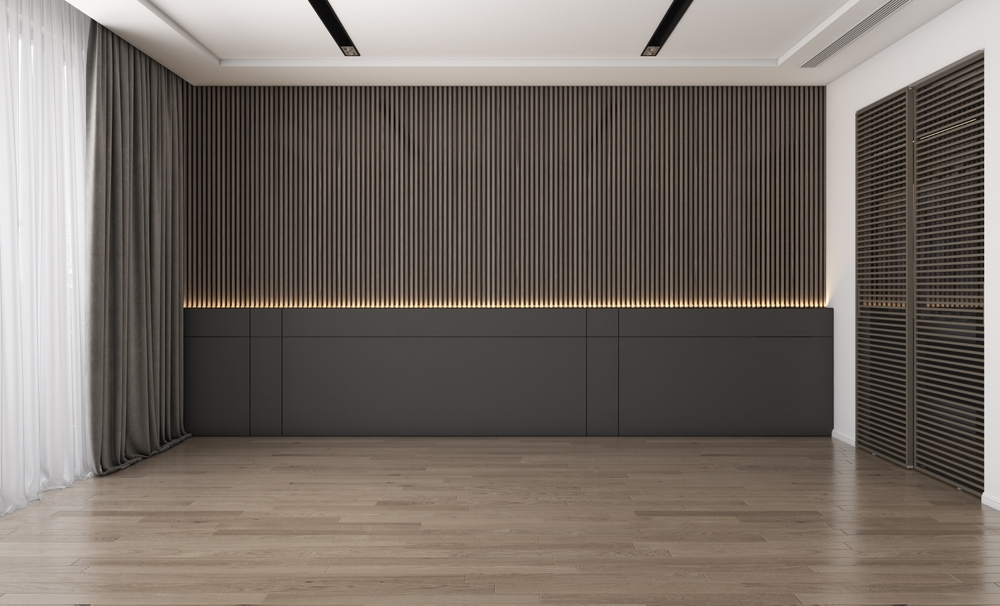 Pared con lambrín PVC en diseño moderno, ideal para renovar interiores de forma práctica.